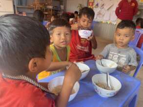 More children have lunch at Community Center