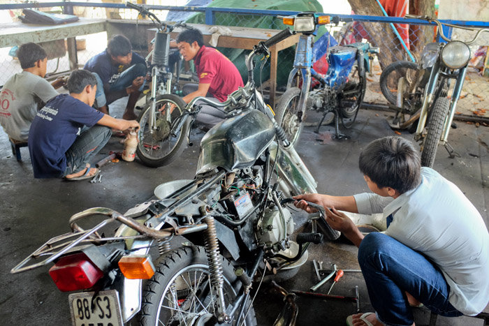 Hot lunches for 500 Cambodian children and youth