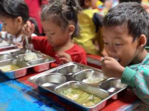 Hot and healthy lunches for Cambodian children