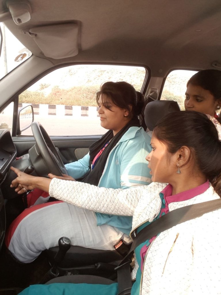 Instructor Lalita with north Delhi trainees