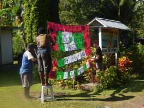 Locals & Volunteers-Sculpture assembling