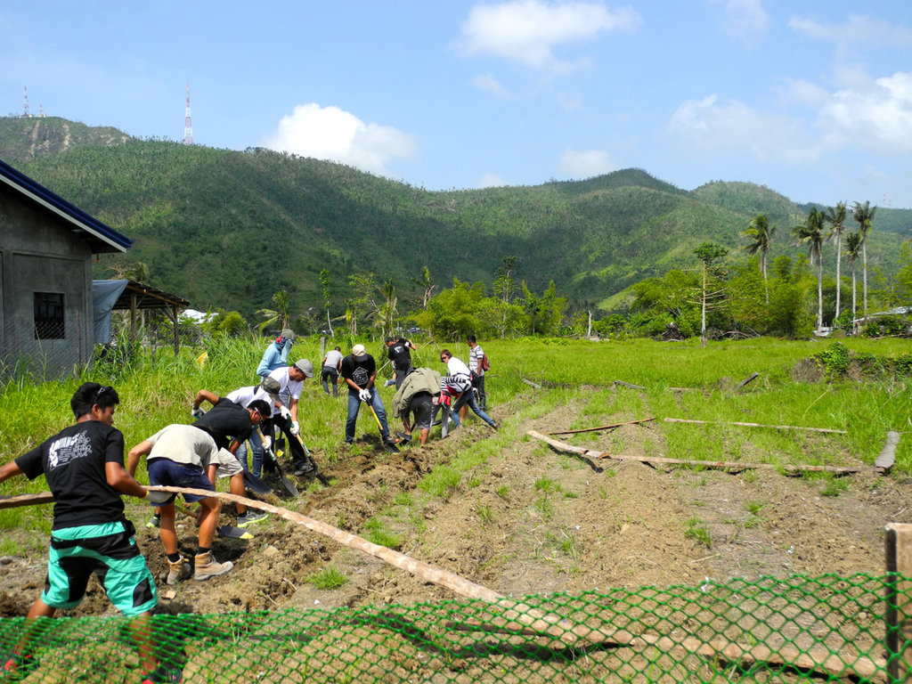 Start 1,000 Gardens in Tacloban