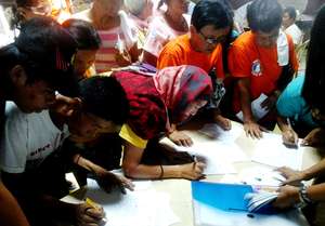 Filipinos Eager to Sign the Jury System Petition