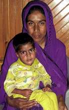 4 year old Sadia with her mother Nuzhat