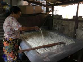 Using the herbal starter to ferment the rice