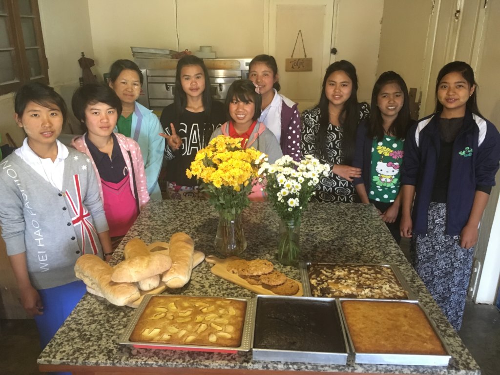 Girls on apprenticeship at the cafe