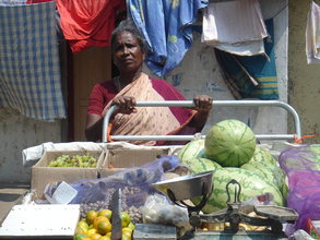 Single women selling fruits