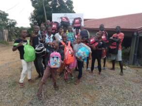 distribution of school fournitures