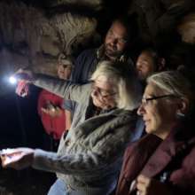 Pascal describing big cat depiction in cave