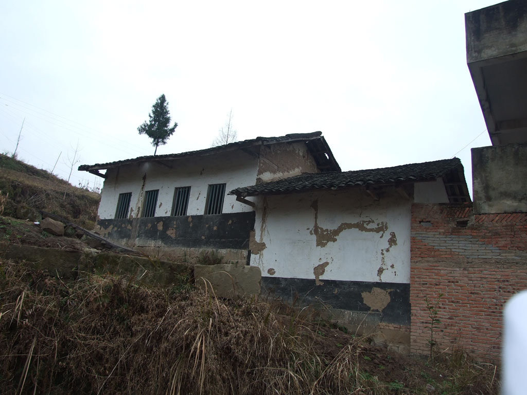 Provide a new school building for mountain village