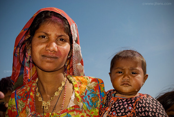 Help save 3000 underprivileged Mothers & Children