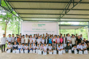 Students receive PeaceTrees scholarships