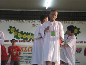 TAKE A SNAP OF THIS HAPPY CHILD..DELMAR FERNANDO ON THEIR GRADUA