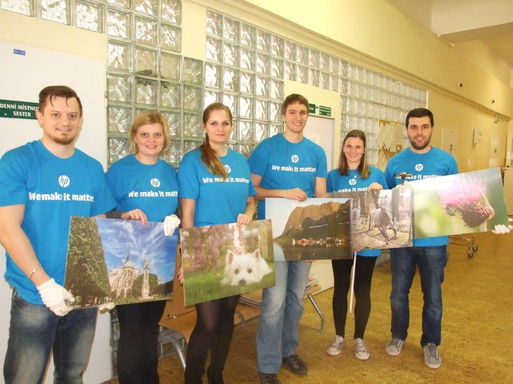 Corporate volunteers on the geriatrics ward