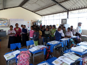 Kevin & His Classmates at Nazacota Puento School