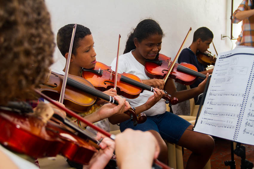 Passarim - Teach music to Brazilian children