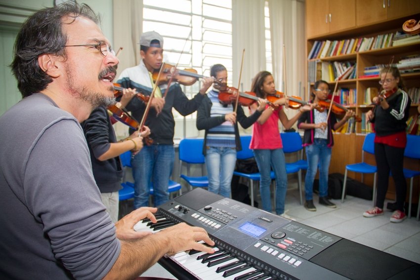 Passarim - Teach music to Brazilian children