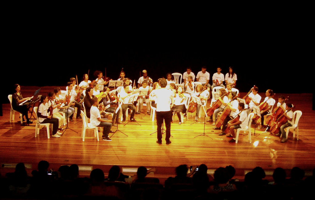 Passarim - Teach music to Brazilian children