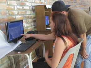 GraphicDesign Class Youth working in a Class Proje