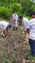El Juste farmers doing double row planting