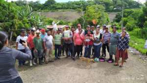 Proud farmers in the El Juste community