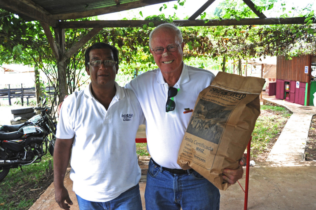 Improve Nicaraguan Farmers Nutrition & Incomes