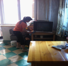 Do housework for Mrs. Chen
