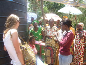 Global Grassroots team members, Allison and Gyslaine learning ab
