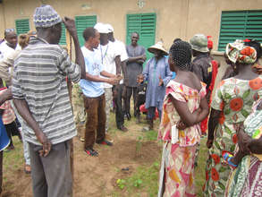 Community members learn about ongoing tree care