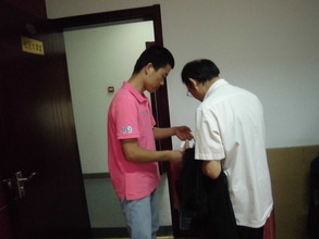 Give the summer heat with bags for elderly
