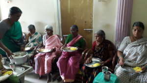 feeding hungry poor old age women in old age home