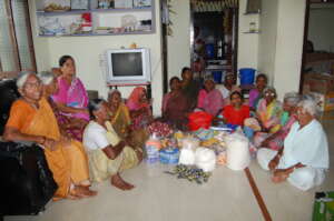 Elderly People in old age home in kurnool donate