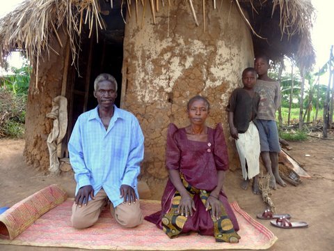 Help 256 Rural Ugandans to Plough Out Of Poverty
