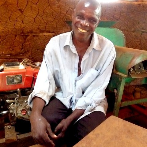 Help 256 Rural Ugandans to Plough Out Of Poverty