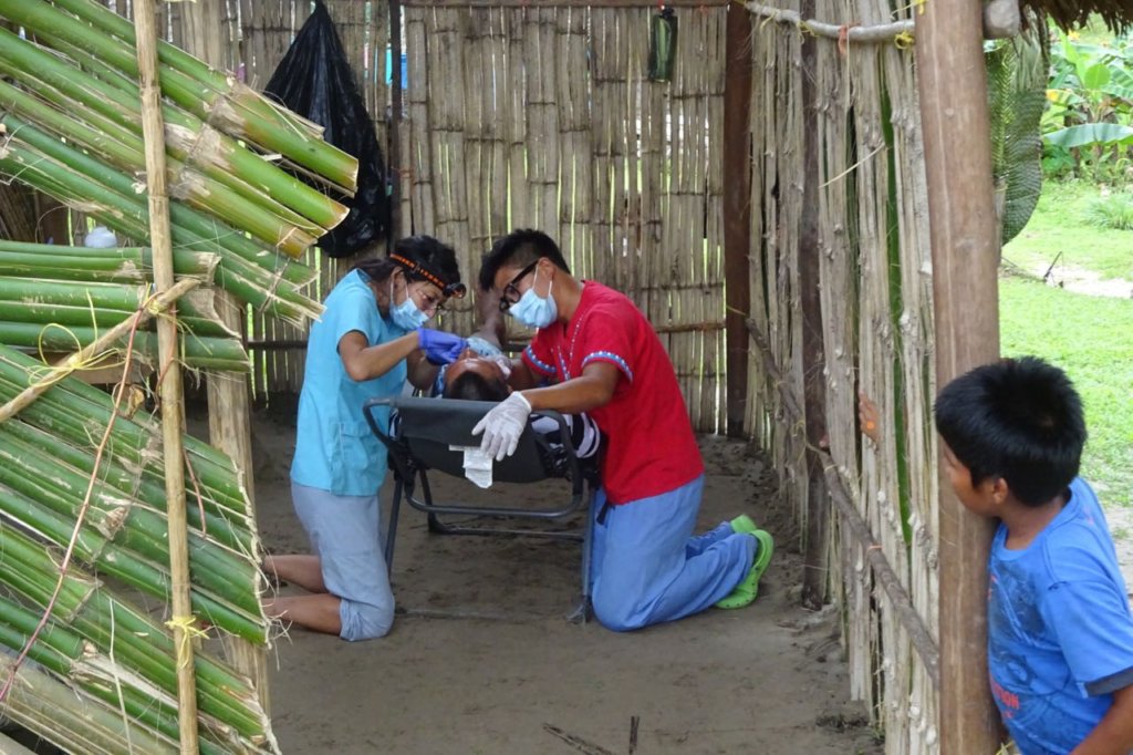 Jungle Dentistry: 60+ extractions!