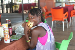 Geraldine - ebola survivor enjoys lunch treat