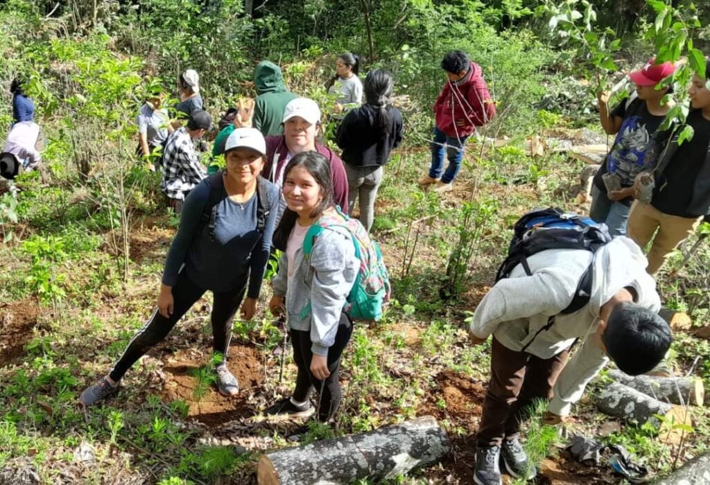 Education for 400 children in Guatemala