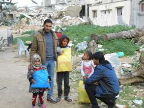 Distribution in villages near Khan Younis