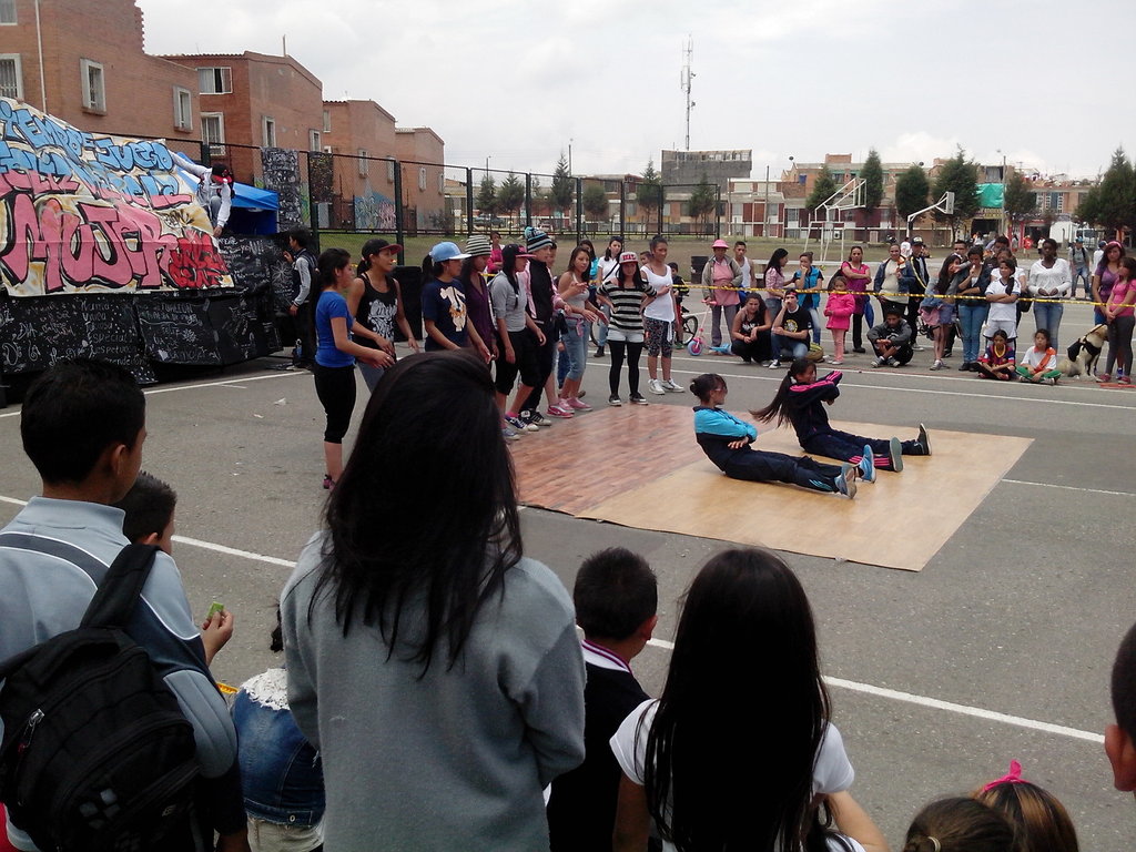 Girls dancing break dance