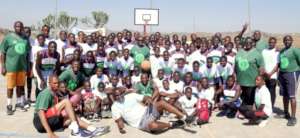 Final group picture with most of the kids & staff.