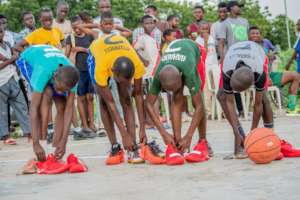 Some luck participants enjoying there shoes.