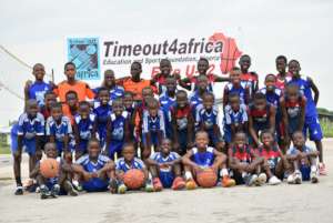 Group picture of the kids and staff