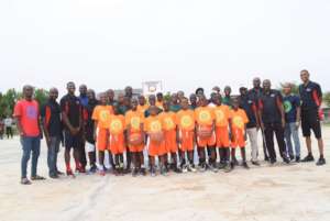 Group picture of kids and Timeout4Africa staff.
