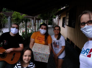 Distribution of Christmas gifts