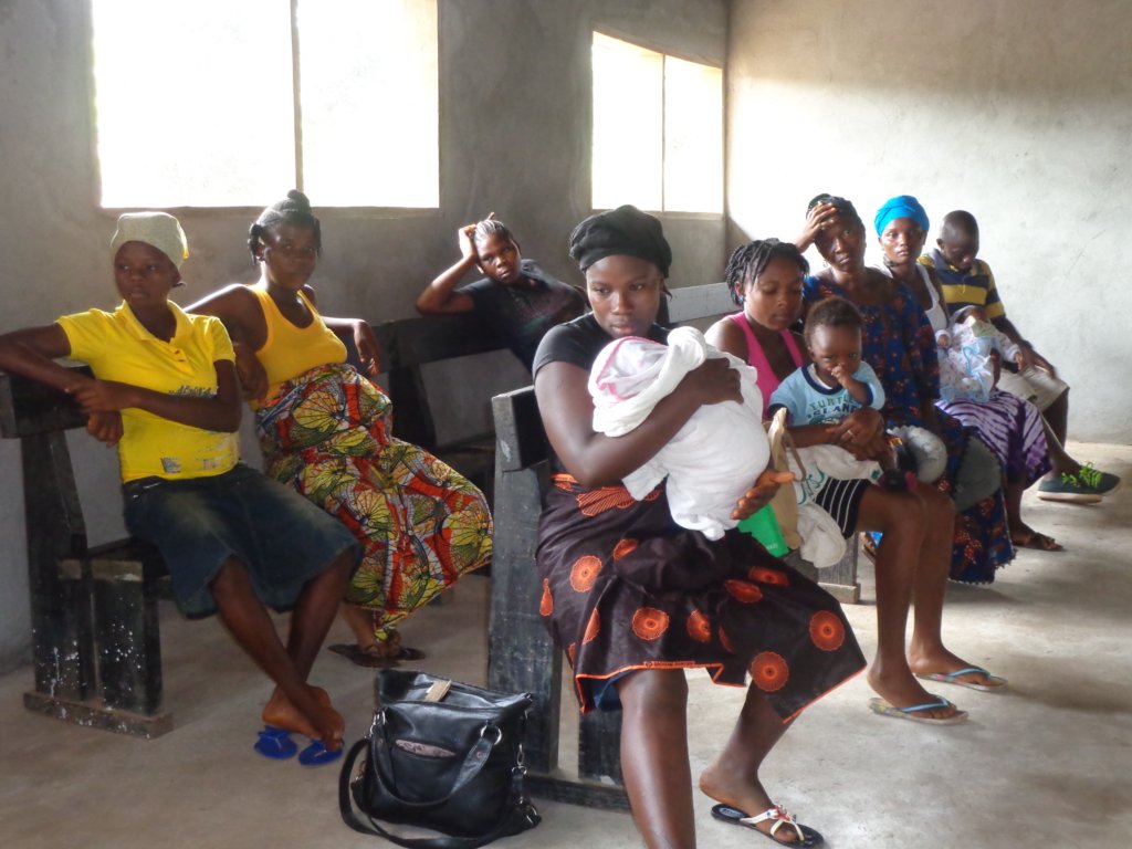 IHI Mobile Health Team - Mothers Await Treatment