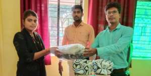 Yuwa Mangal Dal representative receiving equipment