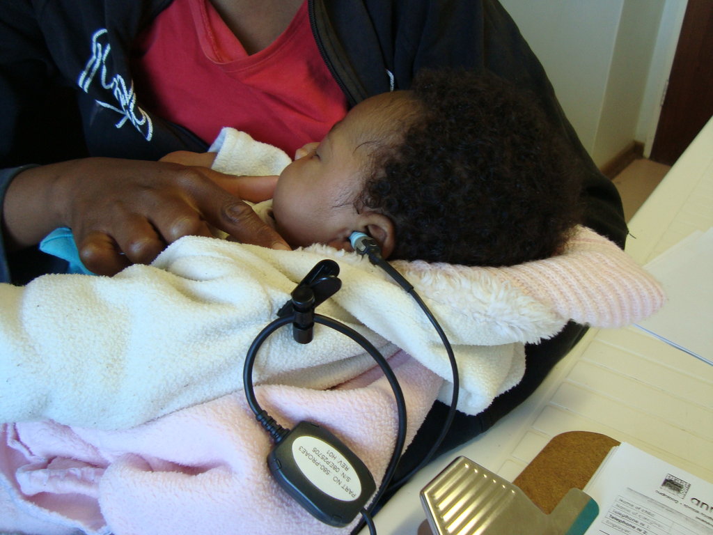 Test all babies' hearing for a year in Ficksburg!