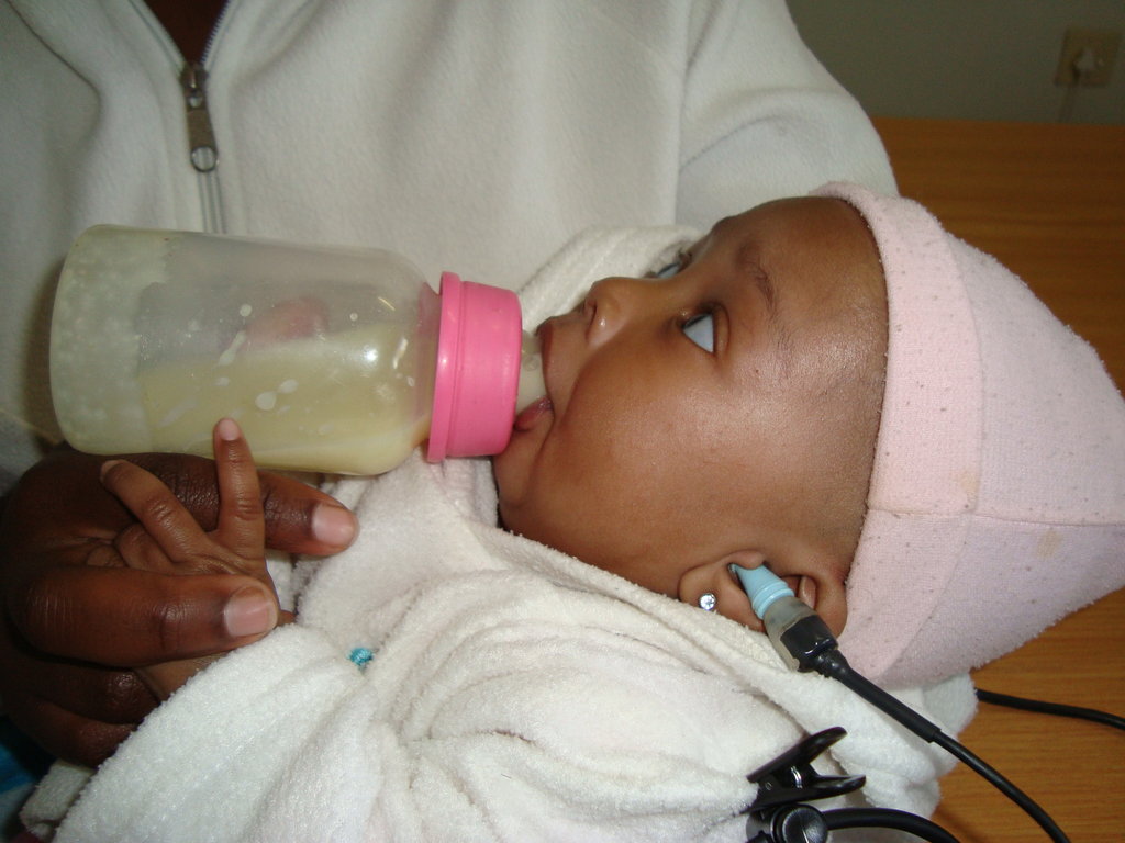 Test all babies' hearing for a year in Ficksburg!