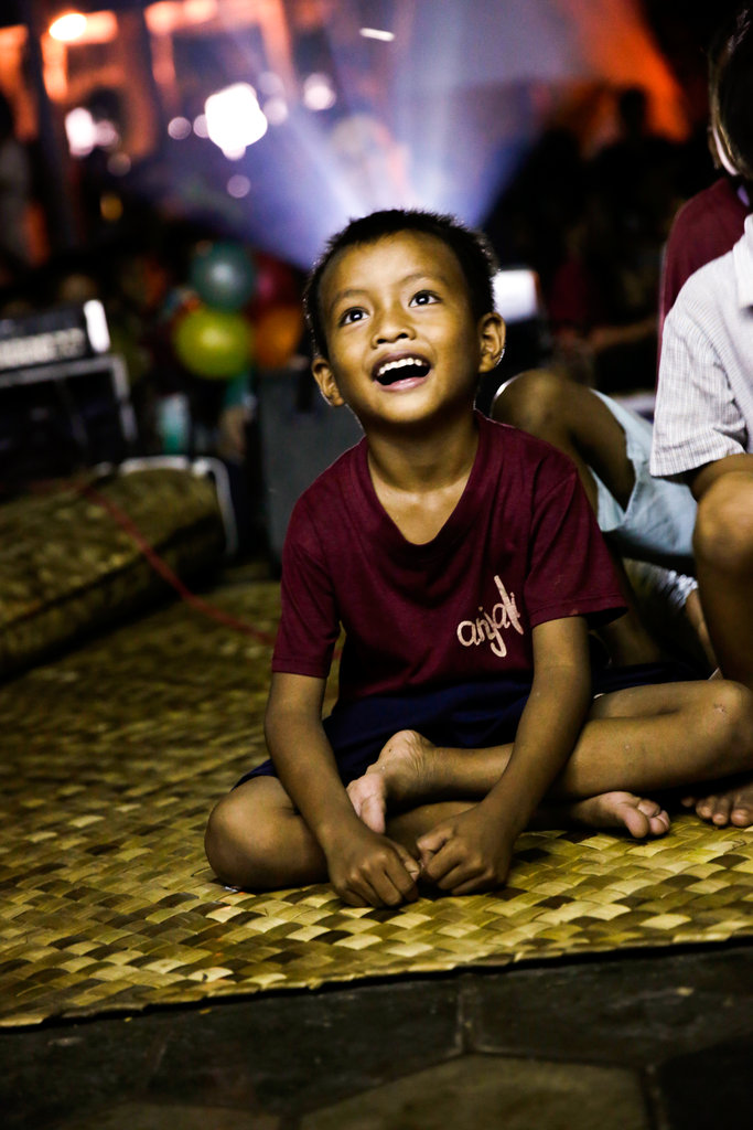 10-Day Photo Workshops for 50 Cambodian Children