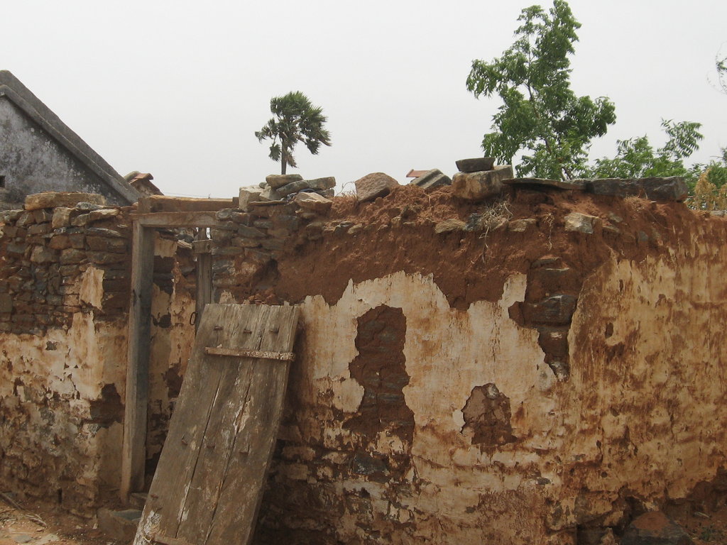 Provide the housing to leprosy patients in India